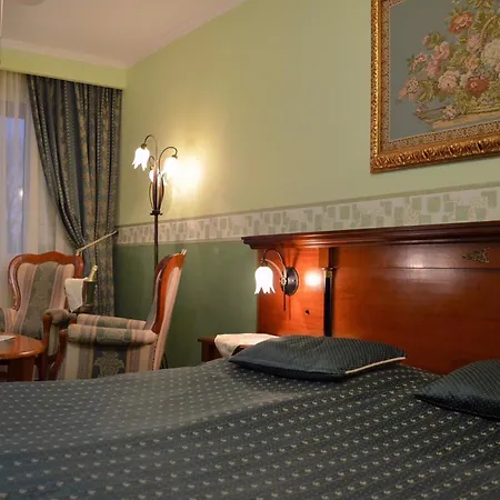 Grand Boutique With Privat Wellnes (adults Only) Piest'any