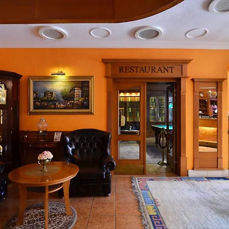 Grand - Business Boutique (adults Only) 4* Πιεστάνυ