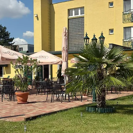 Отель Grand - Business Boutique (adults Only) Пьештяни