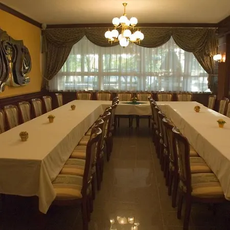 Grand - Business Boutique (adults Only) 4* Пьештяни