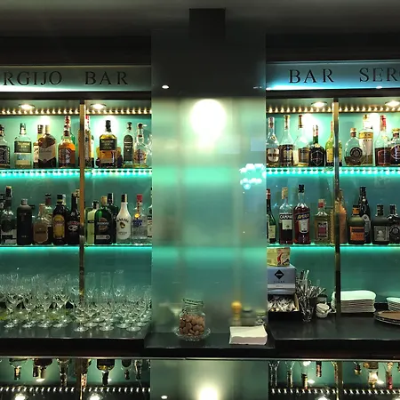 Grand - Business Boutique (adults Only) 4* Πιεστάνυ