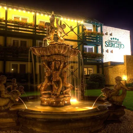 Grand - Business Boutique (adults Only) Пьештяни