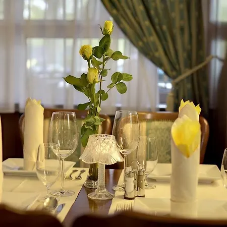 Hotel Grand Boutique With Privat Wellnes (adults Only) Piest'any