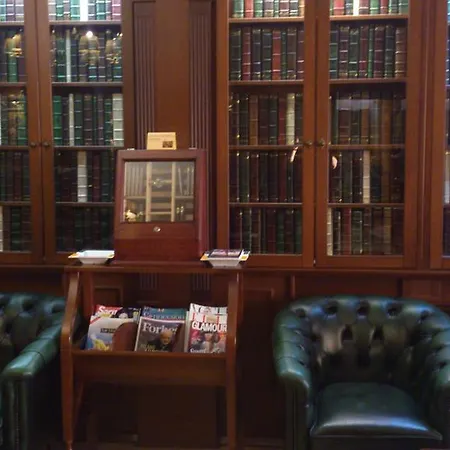 Grand - Business Boutique (adults Only) Пьештяни