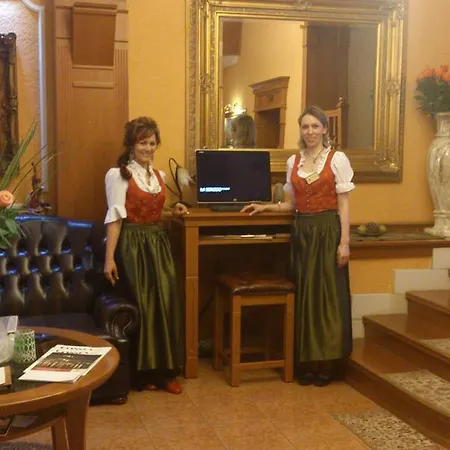 Grand Boutique With Privat Wellnes (adults Only) 4* Piest'any